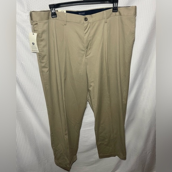 Dockers Men’s 42X32 Khaki Pants - Picture 1 of 5